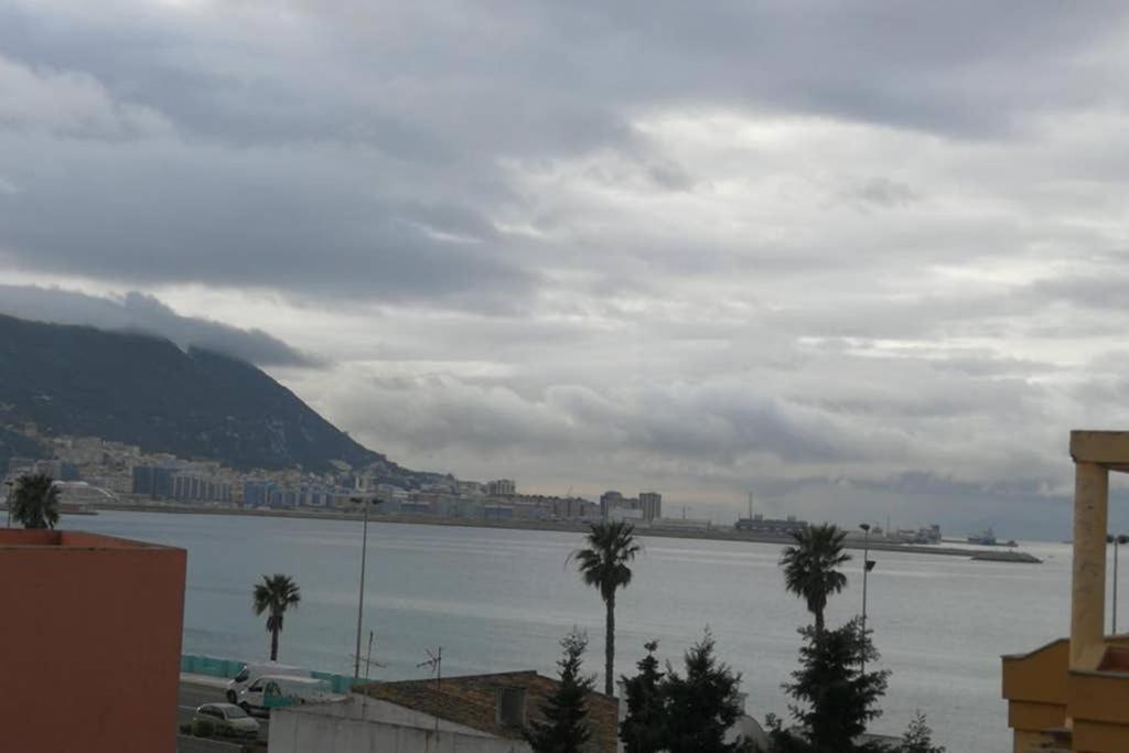 Apartamento Duplex con vistas al mar La Línea de la Concepción Exterior foto
